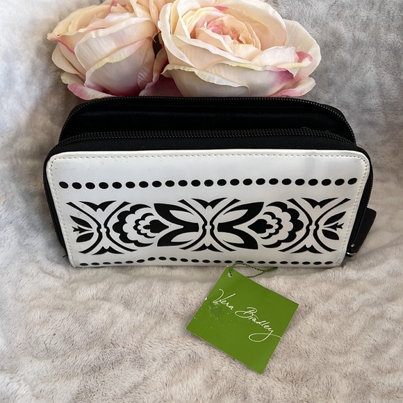 Gorgeous new laser-cut accordion wallet - Picture 2 of 6